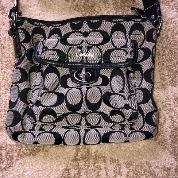Cross body Coach purse/matching wallet - Picture 1 of 5